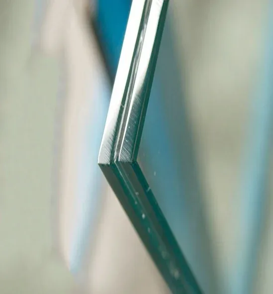 AH1 glass for hurricane applications, showing the edge and layers.